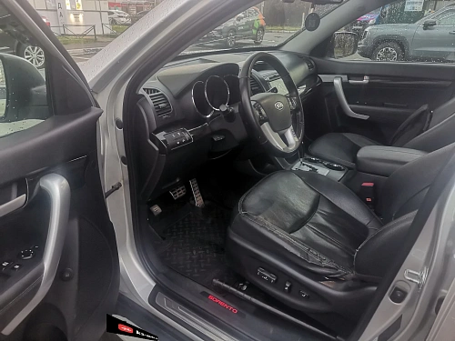 Kia Sorento, 2012г, полный привод, автомат