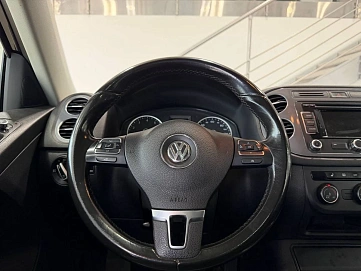 Volkswagen Tiguan, 2012г., передний привод, автомат