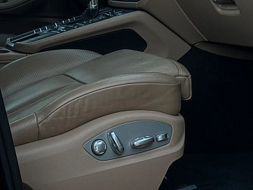 Porsche Macan, 2020г., передний привод, робот