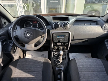 Renault Duster, 2012г., полный привод, механика