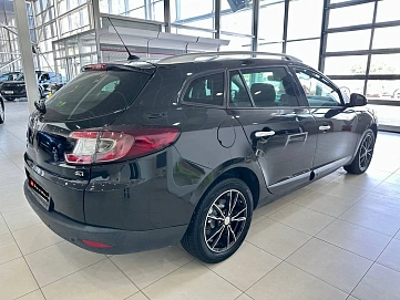 Renault Megane, 2010г., передний привод, механика