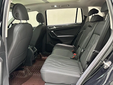Volkswagen Tiguan, 2022г., передний привод, робот