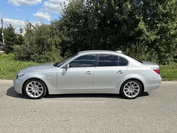 BMW 5 серии, 2004г, задний привод, автомат