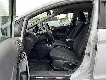 Ford Fiesta, 2016г., передний привод, робот