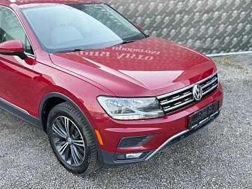 Volkswagen Tiguan, 2018г., полный привод, автомат