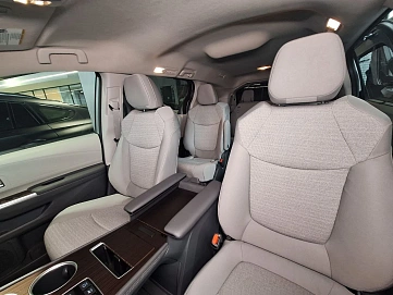 Toyota Sienna, 2021г., передний привод, автомат