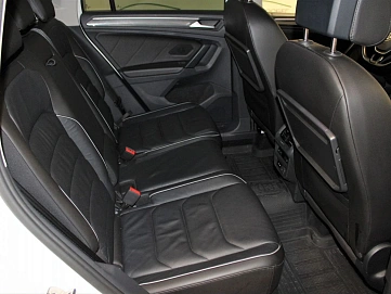 Volkswagen Tiguan, 2019г., полный привод, автомат