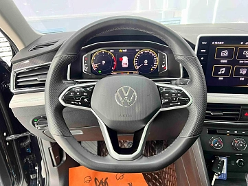 Volkswagen Tiguan, 2022г., передний привод, робот
