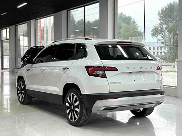 Skoda Karoq, 2021г., передний привод, автомат