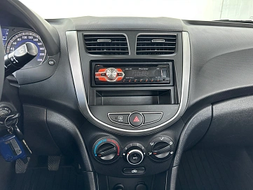 Hyundai Solaris, 2012г., передний привод, механика
