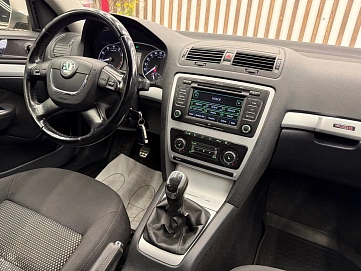 Skoda Octavia, 2011г., полный привод, механика