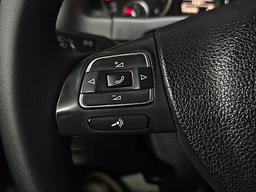 Volkswagen Tiguan, 2012г., передний привод, робот