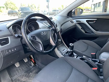 Hyundai Elantra, 2012г., передний привод, механика
