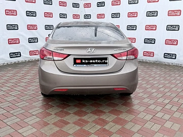 Hyundai Elantra, 2011г., передний привод, механика