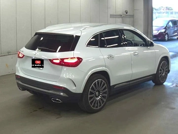 Mercedes-Benz GLA, 2024г., передний привод, робот