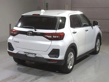 Toyota Raize, 2023г, передний привод, вариатор