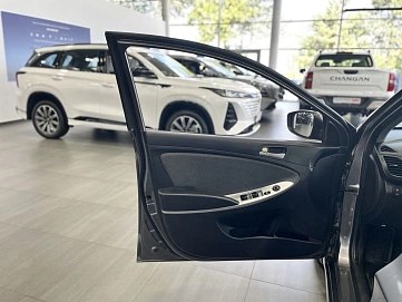 Hyundai Solaris, 2011г., передний привод, механика