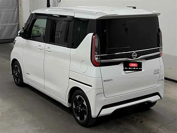 Nissan Roox, 2023г., передний привод, вариатор