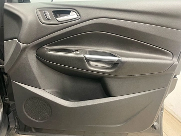 Ford Kuga, 2016г., передний привод, автомат