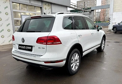Volkswagen Touareg, 2017г., полный привод, автомат