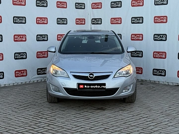 Opel Astra, 2011г., передний привод, автомат