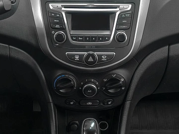 Hyundai Solaris, 2015г., передний привод, автомат