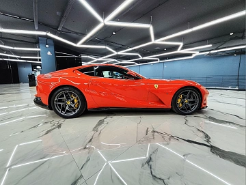 Ferrari 812, 2018г., задний привод, робот