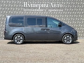 Hyundai Staria, 2022г., передний привод, автомат