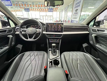 Volkswagen Tiguan, 2022г., передний привод, робот