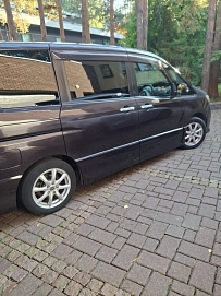Nissan Serena, 2011г., передний привод, вариатор