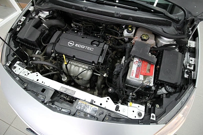 Opel Astra, 2012г., передний привод, механика