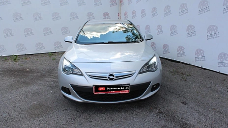 Opel Astra, 2012г., передний привод, механика