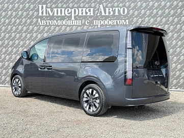 Hyundai Staria, 2022г., передний привод, автомат
