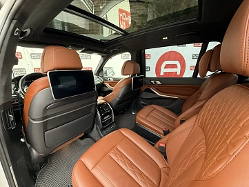 BMW X7, 2022г., передний привод, автомат