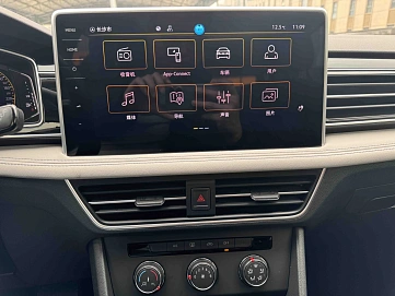 Volkswagen Tiguan, 2022г., передний привод, робот