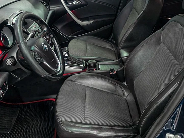 Opel Astra, 2010г., передний привод, автомат