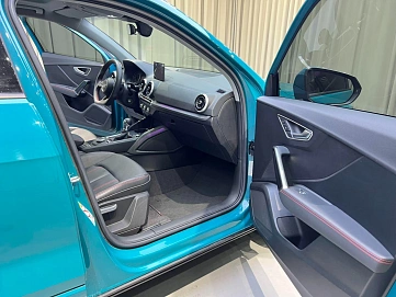 Audi Q2, 2022г., передний привод, робот