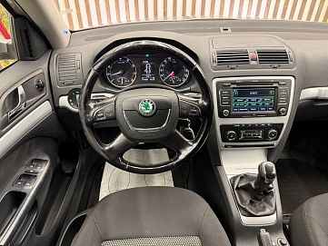 Skoda Octavia, 2011г., полный привод, механика