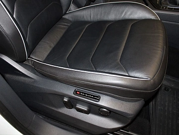 Volkswagen Tiguan, 2019г., полный привод, автомат