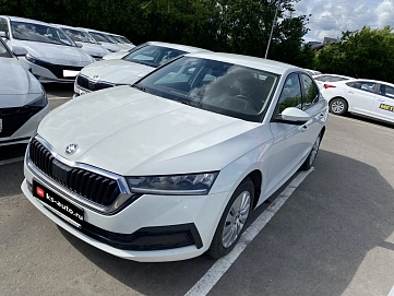 Skoda Octavia, 2021г., передний привод, автомат