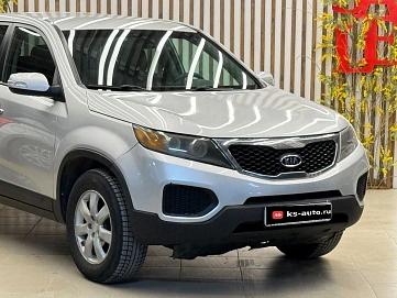 Kia Sorento, 2010г., передний привод, автомат