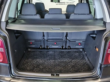 Volkswagen Touran, 2007г., передний привод, механика