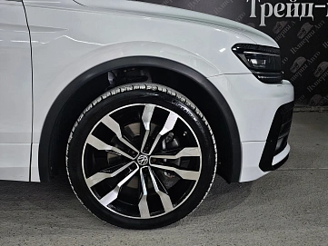 Volkswagen Tiguan, 2018г., полный привод, робот