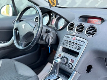 Peugeot 308, 2010г., передний привод, автомат