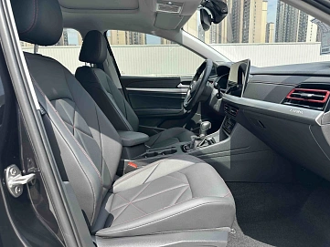 Volkswagen Lavida, 2023г., передний привод, робот