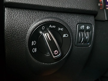 Volkswagen Tiguan, 2012г., передний привод, робот