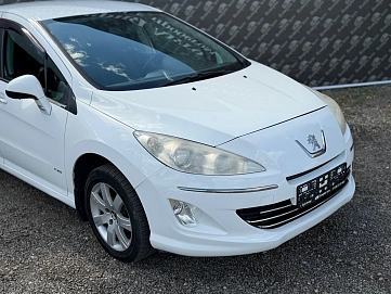 Peugeot 408, 2013г., передний привод, механика