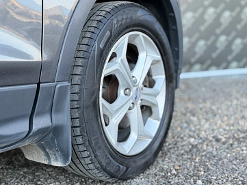 Ford Kuga, 2015г., передний привод, автомат