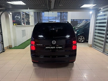 Volkswagen Touran, 2007г., передний привод, механика