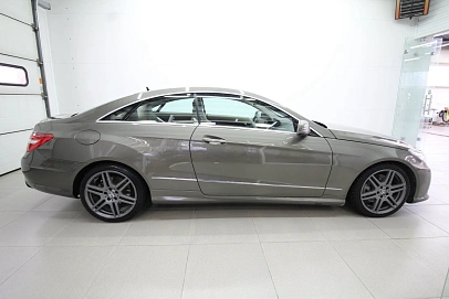Mercedes-Benz E-Класс, 2012г., задний привод, автомат